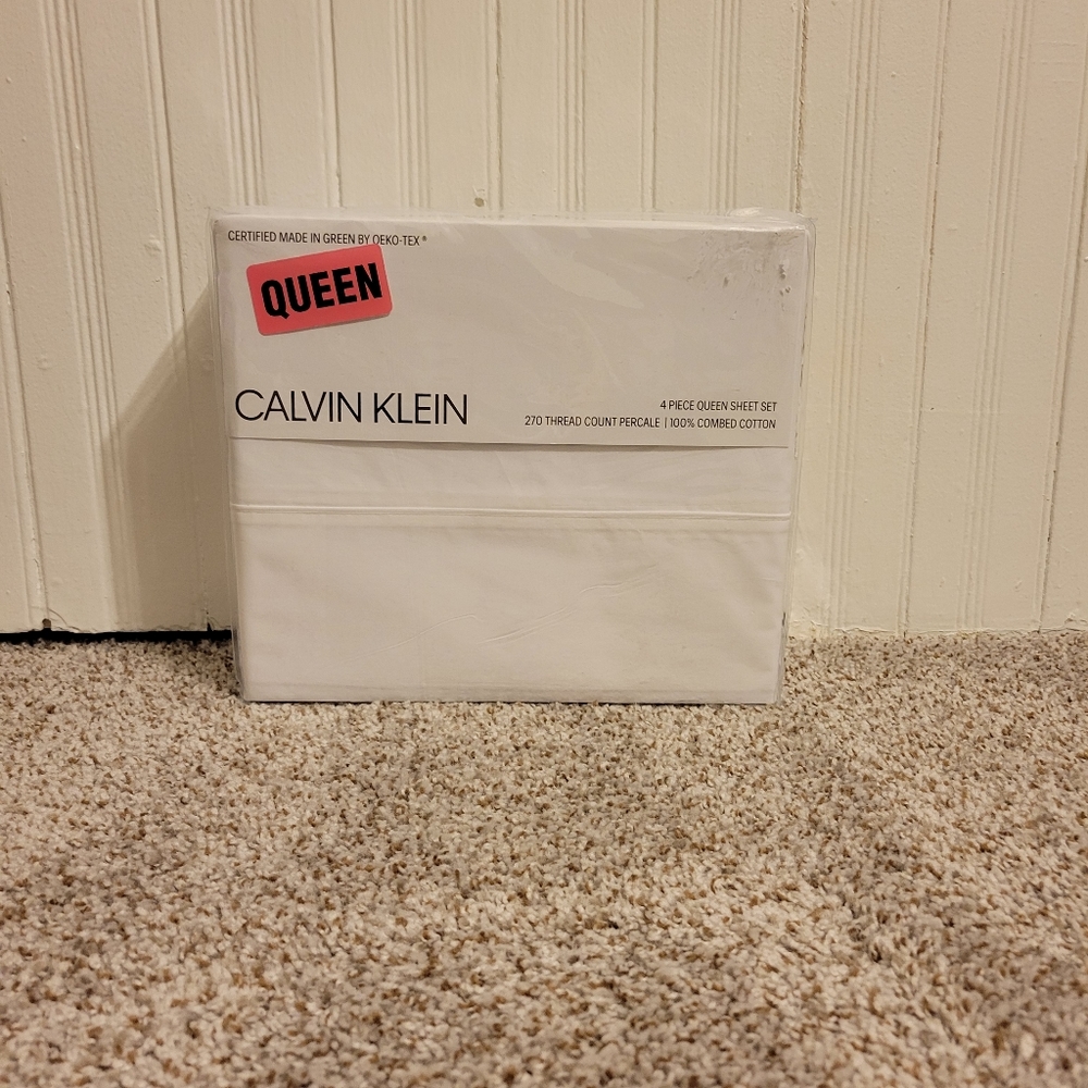 Calvin Klein 4 piece sheet set